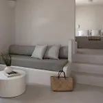 Om Living Milos