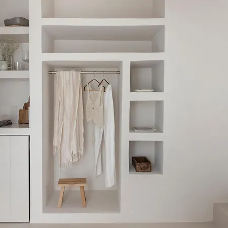 Om Living Milos * Pollonia