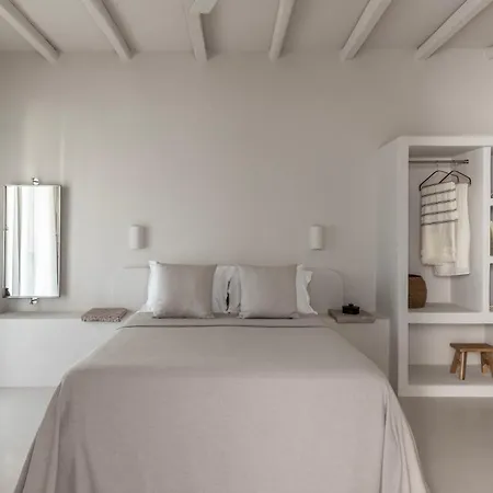 Om Living Milos * Pollonia