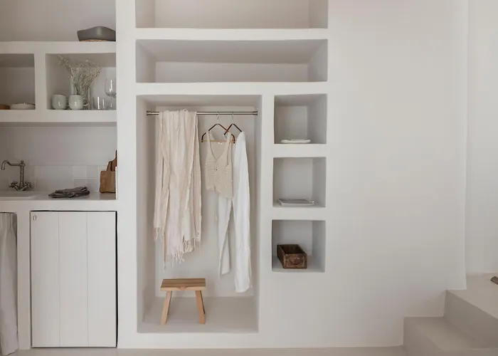 Om Living Milos * Pollónia