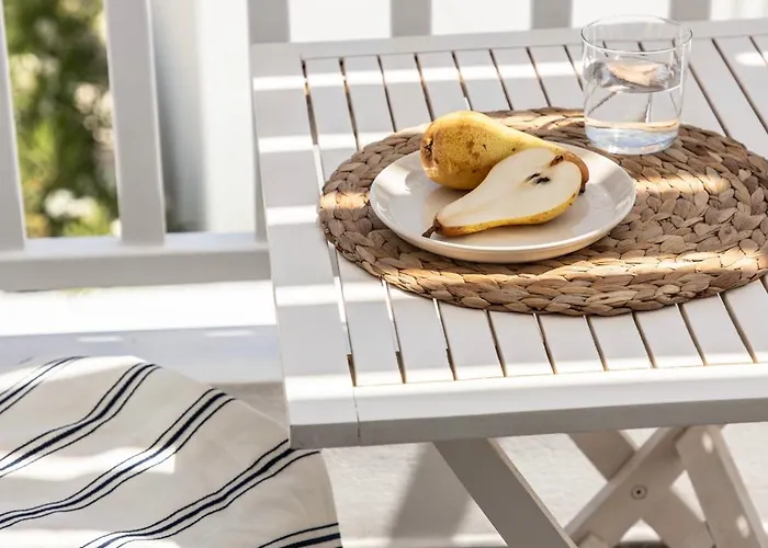 Om Living Milos Apartman *