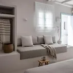 Om Living Milos Pollonia