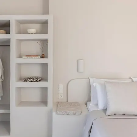 Om Living Milos Pollonia