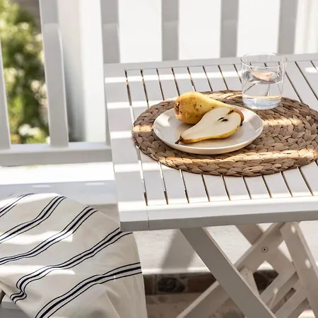 Om Living Milos شقة *