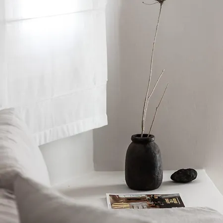 Om Living Milos 公寓 *