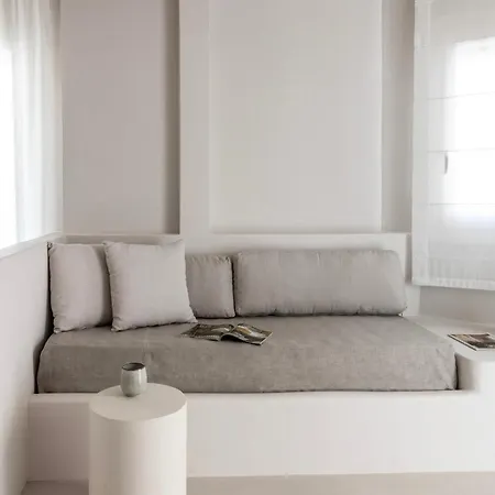 Om Living Milos * Pollonia