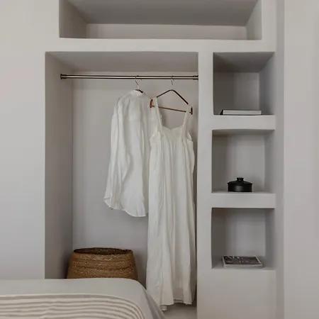 Om Living Milos شقة *