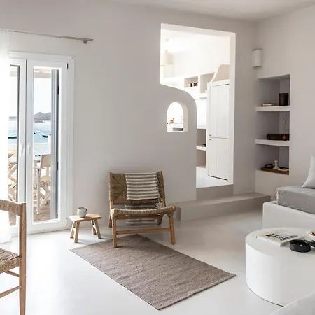 Om Living Milos شقة *