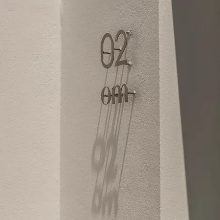 Om Living Milos بولونيا