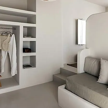 Om Living Milos Pollonia
