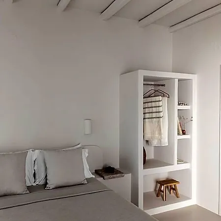 Om Living Milos 公寓
