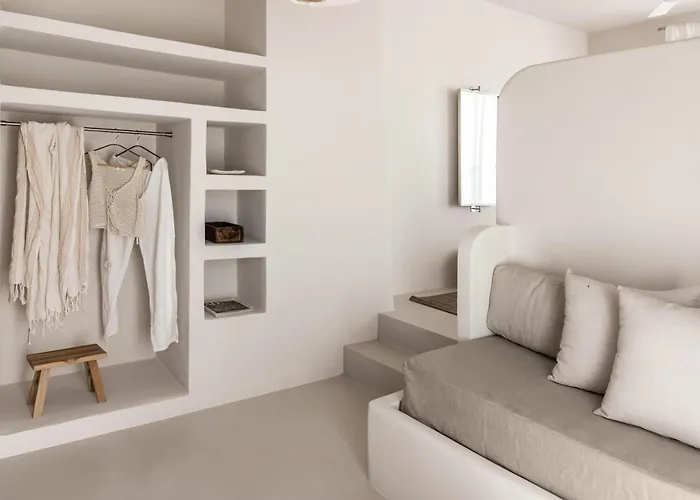 Om Living Milos Pollonia