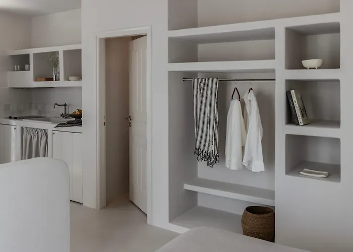 Om Living Milos Pollonia