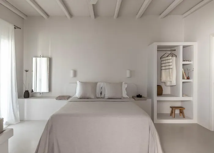 Om Living Milos * Pollonia