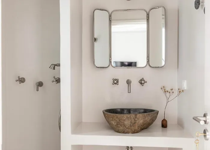 Om Living Milos * Поллония